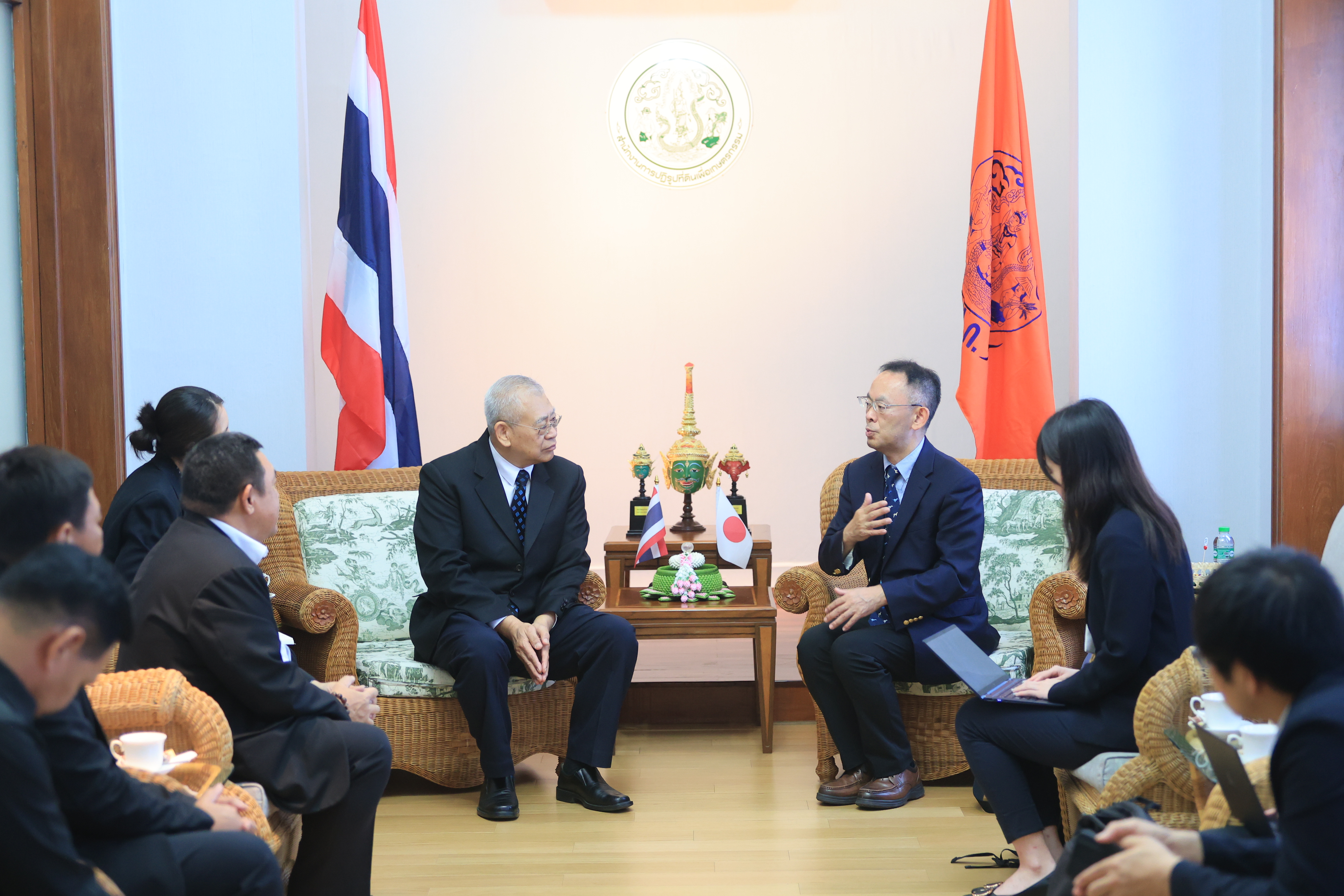 title - ส.ป.ก. ร่วมต้อนรับผู้แทนกระทรวงเกษตรฯ ญี่ปุ่น (MAFF) เข้าคารวะอดีตรมว.เกษตรฯ ไทย ร่วมแบ่งปันวิสัยทัศน์หนุน “การเกษตร” เป็นรากฐานเชิงยุทธศาสตร์และความมั่นคงระดับชาติ
